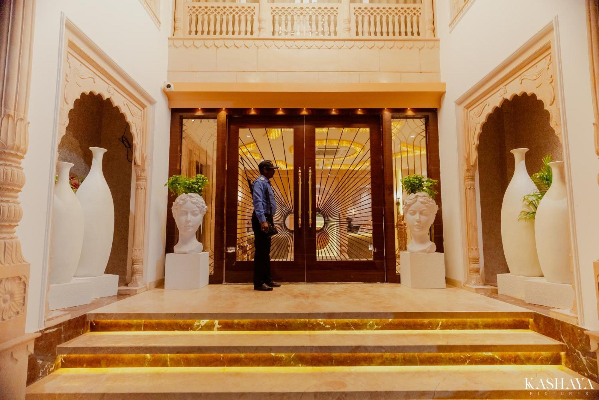 Hotel Ratan Mahal Datia エクステリア 写真